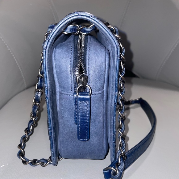 Chanel Quilted Flap Bag with Vintage CC Clasp - Picture 5 of 13